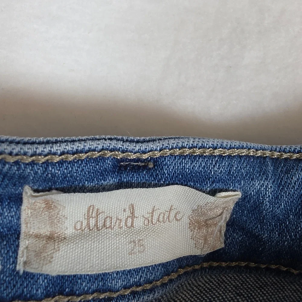 Altar'd State Vervet Distressed High Rise Straight Leg‎ Jeans Blue 25 V2218
